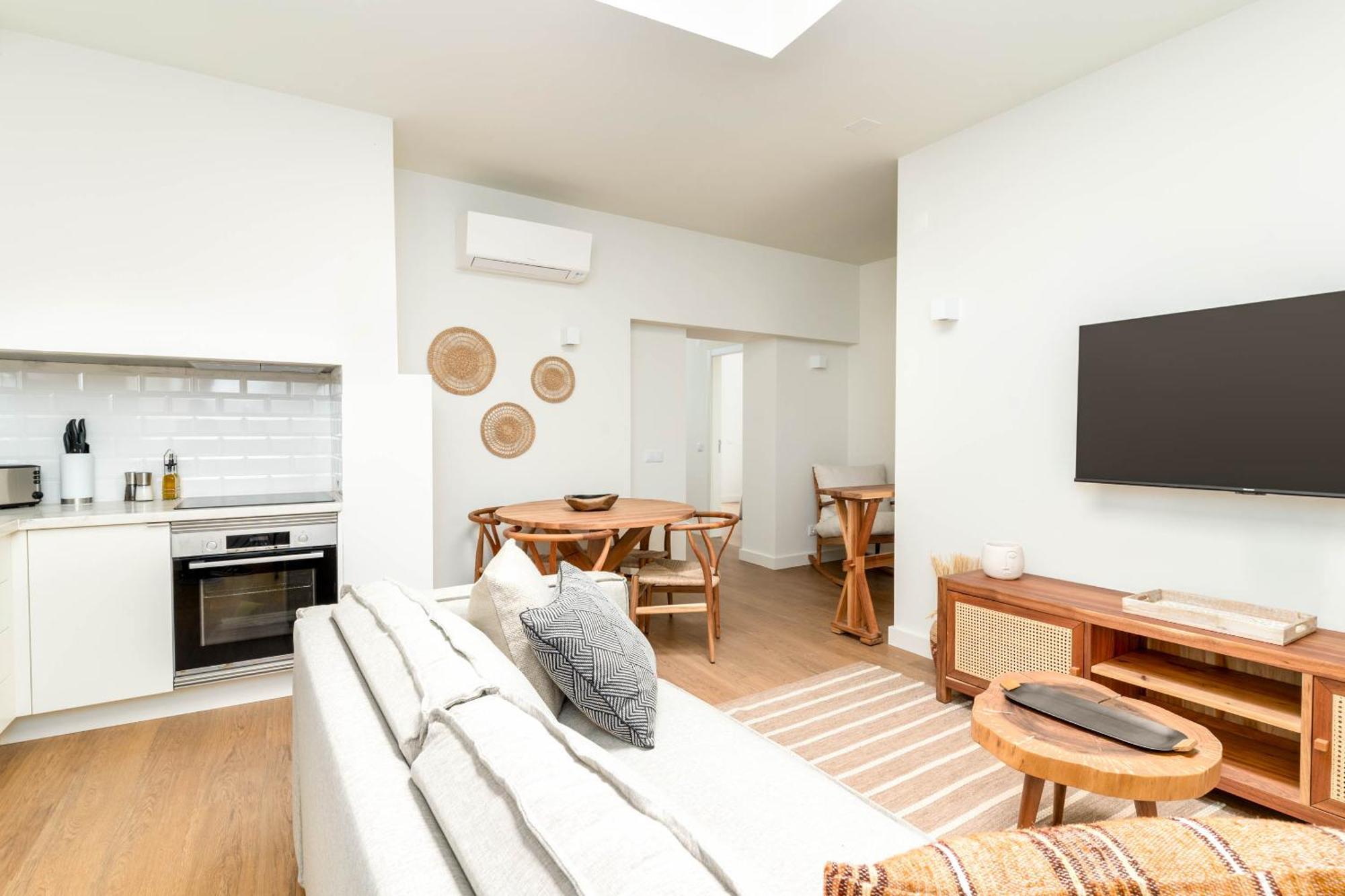 Limehome Largo Dos Penedos Evora