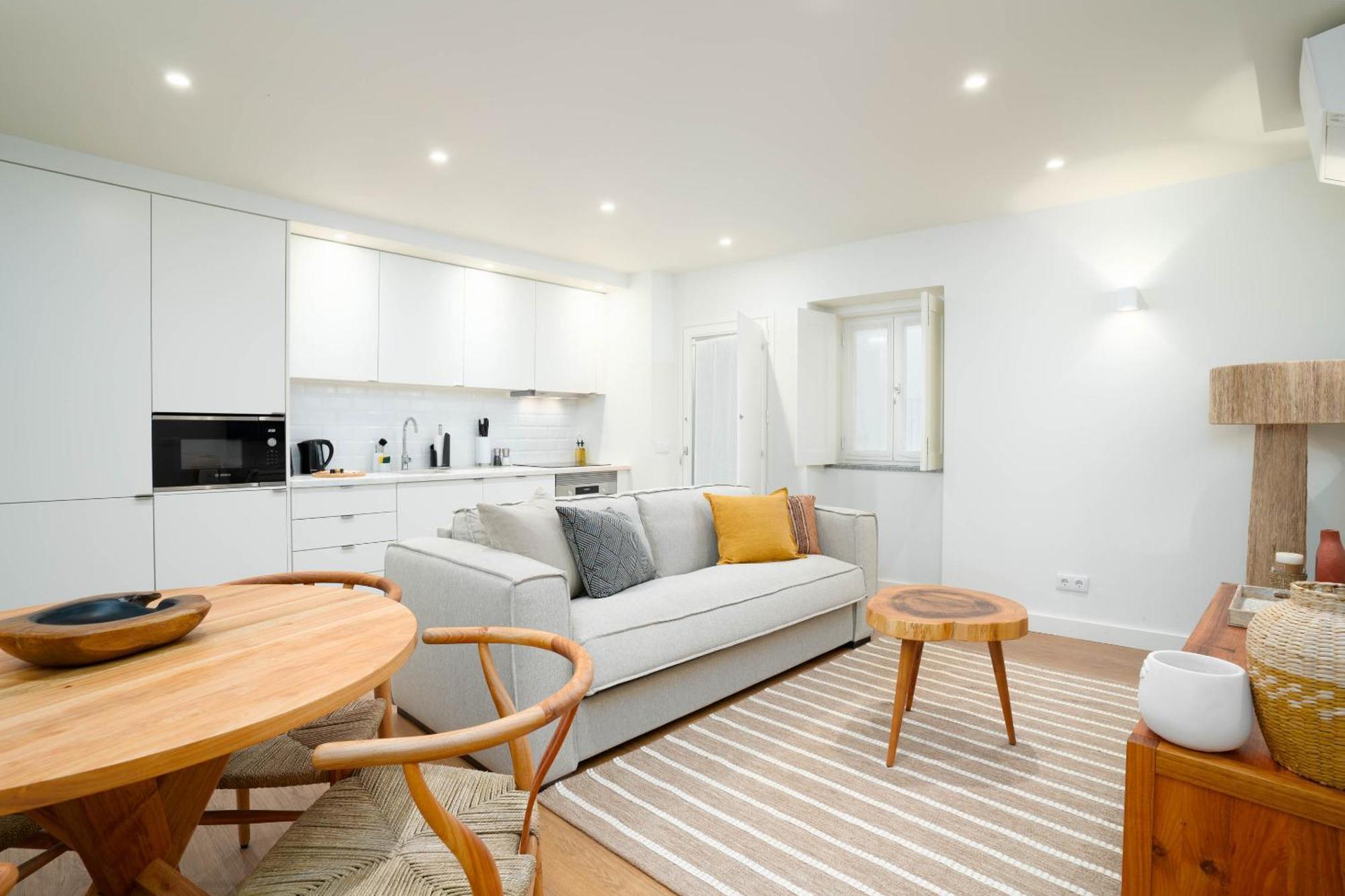 Limehome Largo Dos Penedos Evora